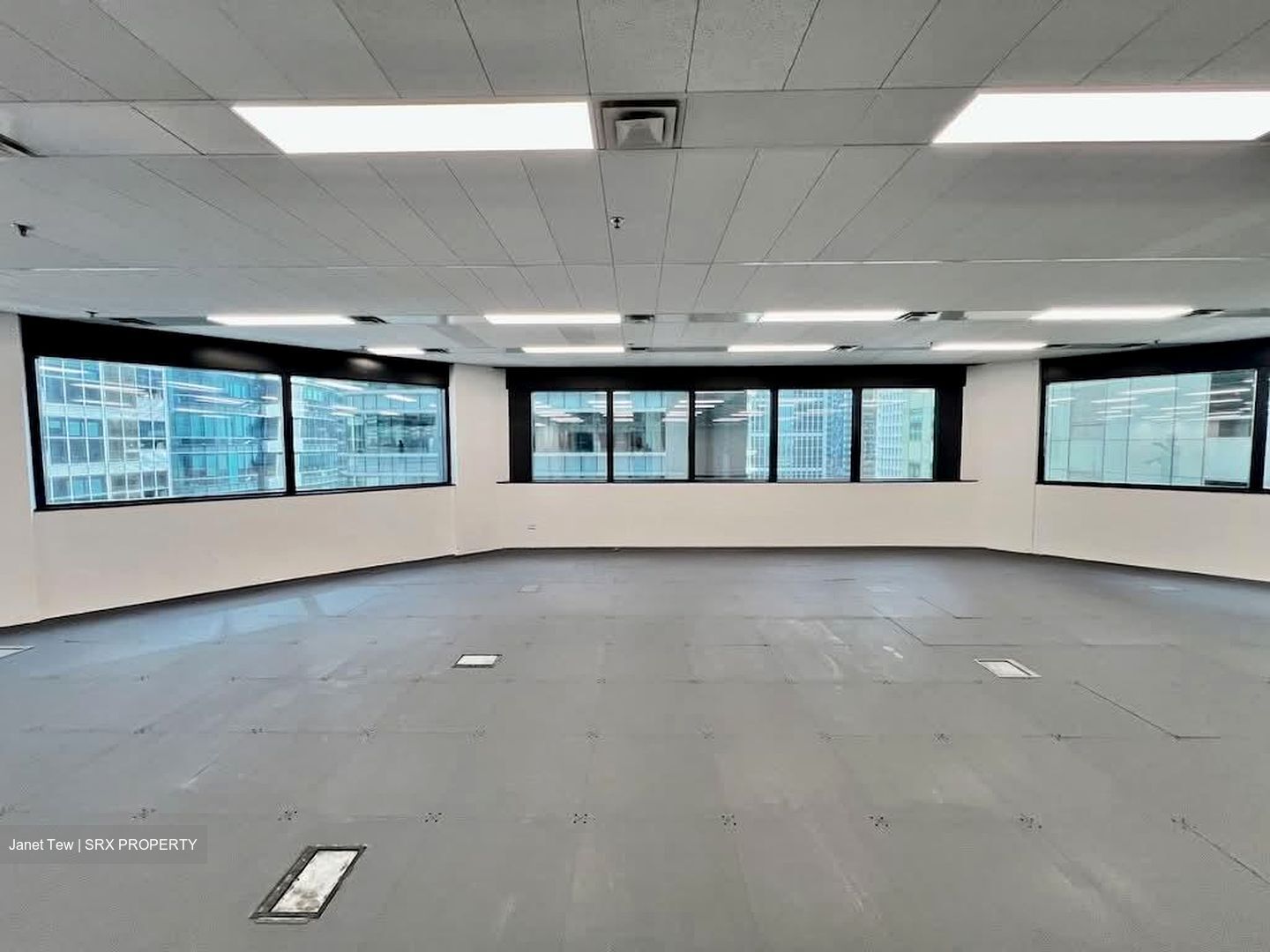 Robinson 77 (D1), Office #555456341